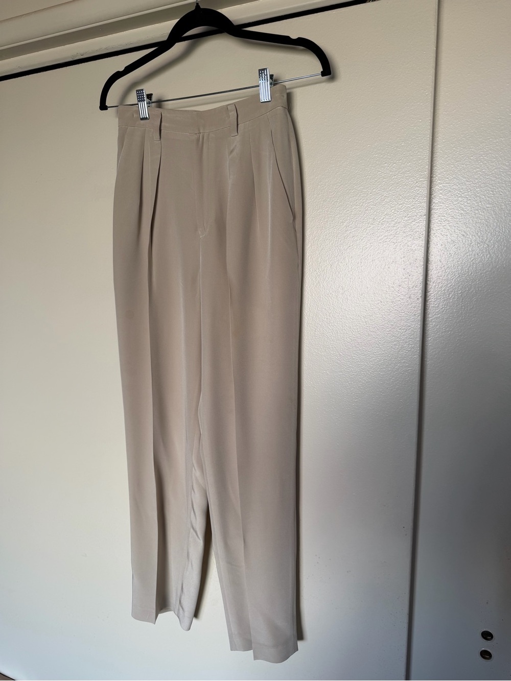 Ellen Tracy Cream High-Waist Pleated Trousers